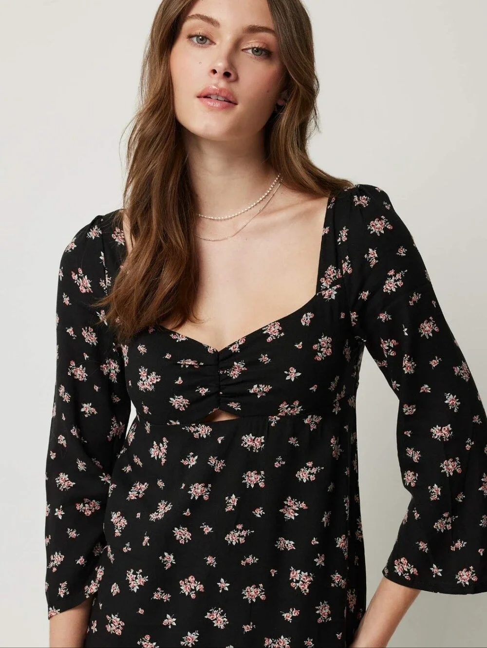 Black Floral Midi Dress with Sweetheart Neckline - Picture 3 of 6